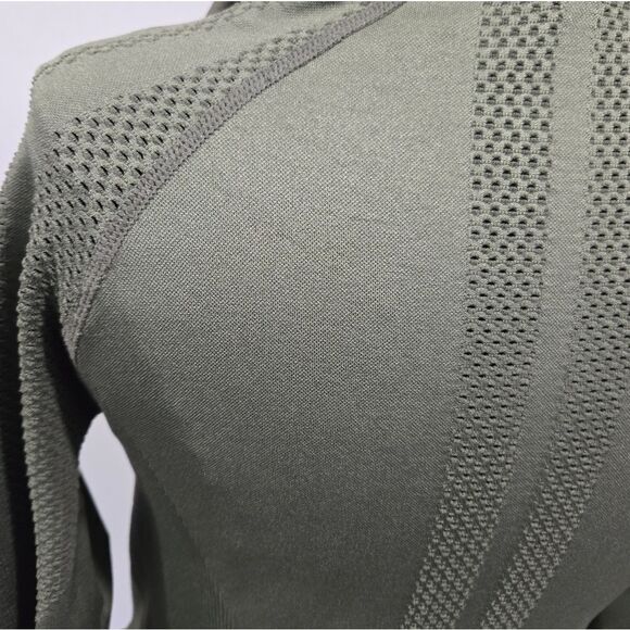 🐢 Fabletics Kiley Seamless Hooded Jacket. Size S/M like new. - Picture 11 of 13